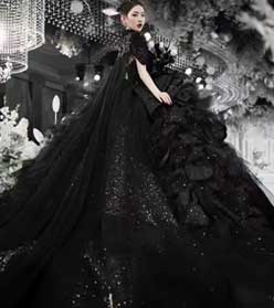 Schwarzes Brautkleid im Dark Couture Design von LAFANTA Berlin – dramatisch, elegant und einzigartig.